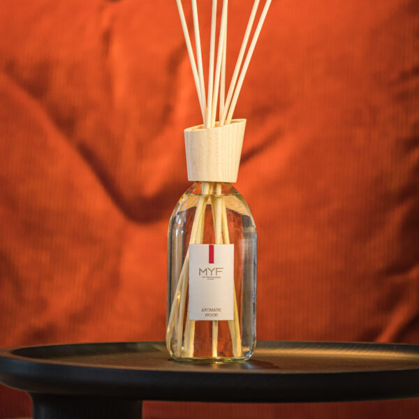Dolce Vita Reed Diffuser 500 ml Aromatic Wood - Image 2