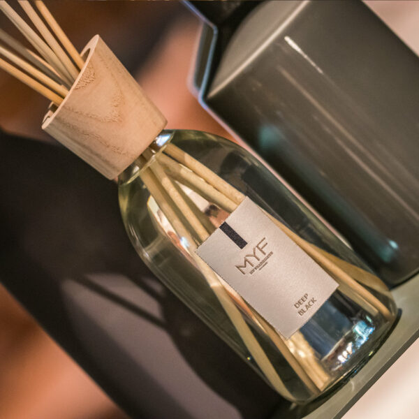 Dolce Vita Reed Diffuser 500 ml Deep Black - Image 2